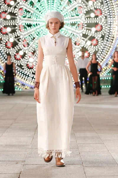 Look 2